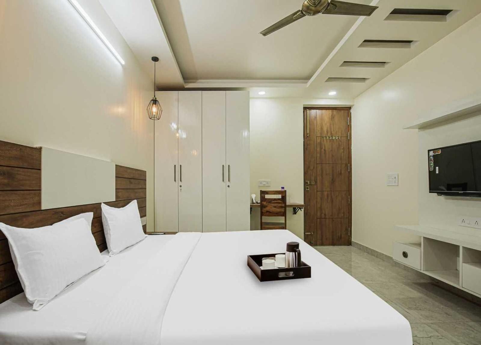 Hotel Maharaja Palace Gurgaon Exterior photo